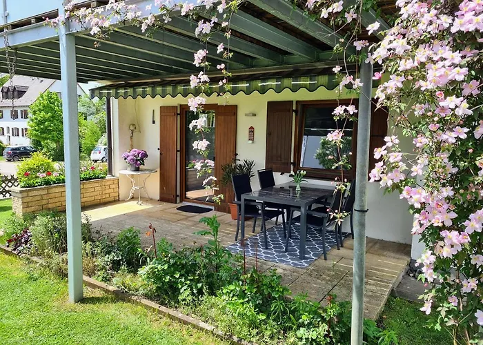 Seenahe Gartenwohnung In Schondorf